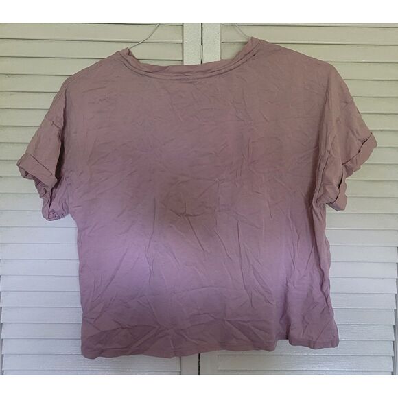 Calvin Klein Pink T-Shirt Stylish and Comfortable for Everyday Wear - Picture 2 of 3
